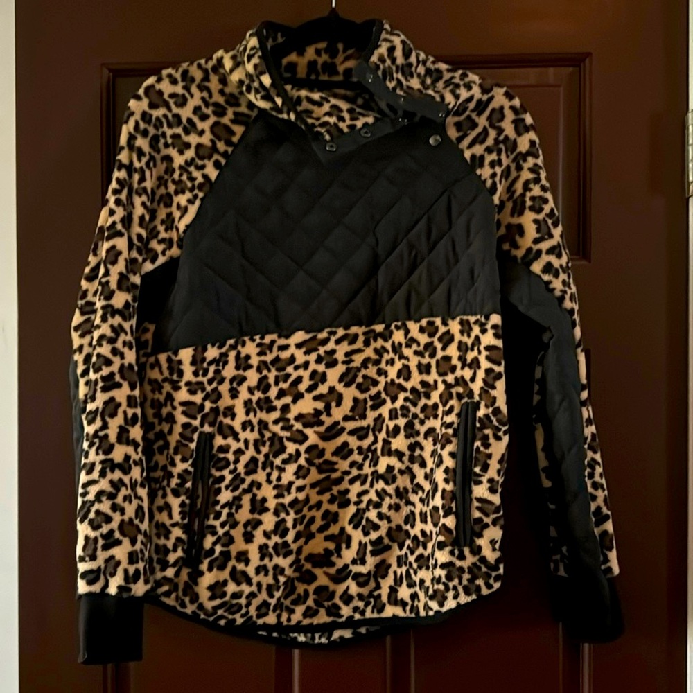 NWOT Sherpa super soft pullover.